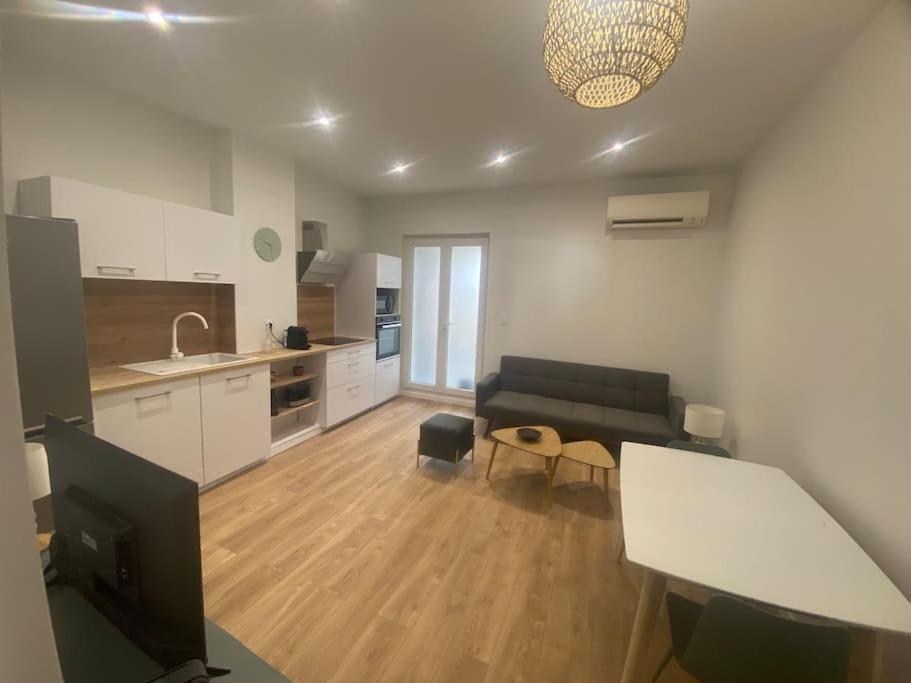 Le Paisiblement Votre 2 Ch, Terrasse, Clim, Park Apartment Montauban Exterior photo